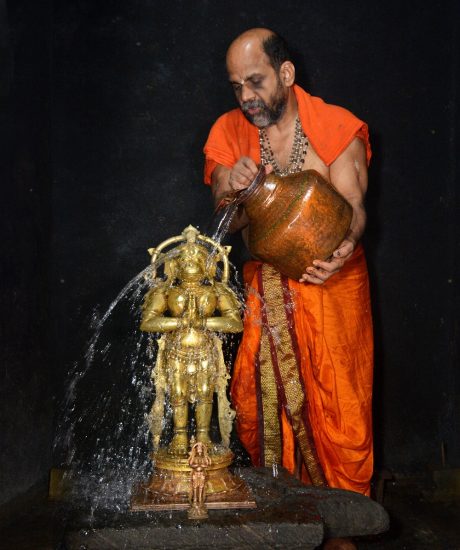 Sri Sugunendra Theertha Swamiji