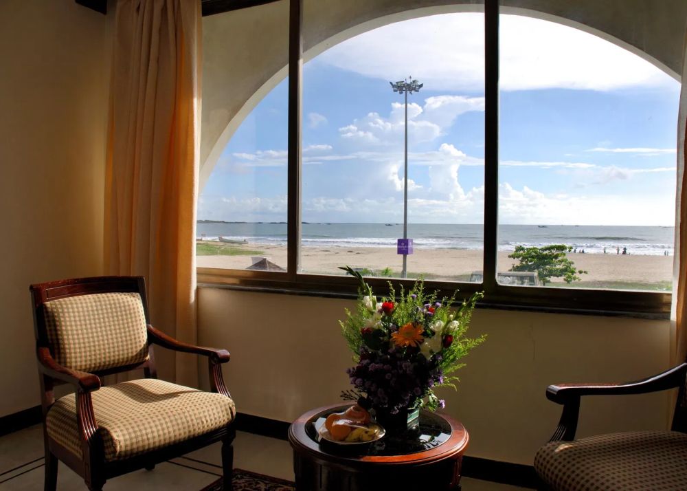 Paradise Isle Beach Resort1