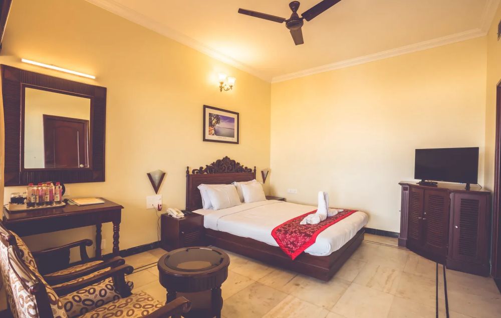 Paradise Isle Beach Resort2